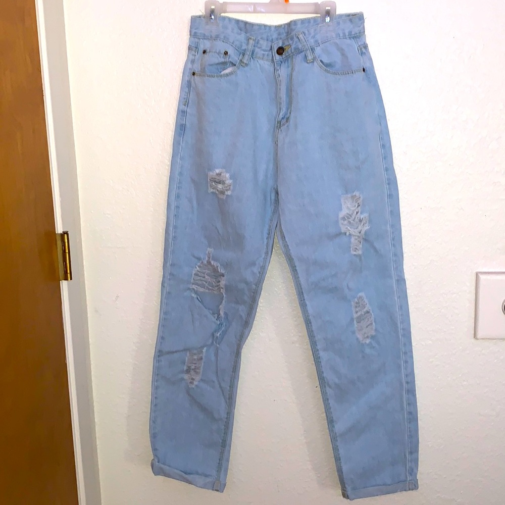 HIGH WAIST RIPPED BLUE JEANS